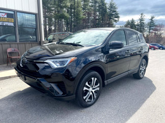Used 2018 Toyota RAV4 LE image 1