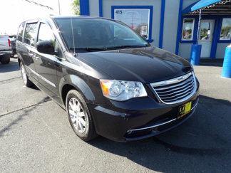Used 2015 Chrysler Town & Country Touring w/ Driver Convenience Group image 1