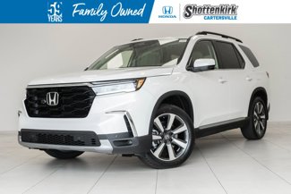 New 2025 Honda Pilot Touring image 1