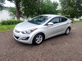 Used 2015 Hyundai Elantra SE image 1