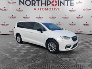New 2026 Chrysler Pacifica Select image 1
