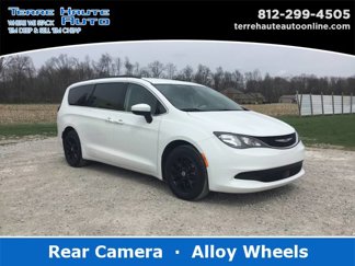 Used 2021 Chrysler Voyager Lxi image 1