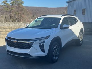 New 2025 Chevrolet Trax LT w/ Driver Confidence Package image 1