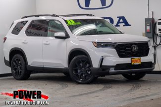 New 2025 Honda Pilot Touring image 1