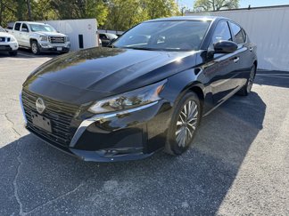 Used 2023 Nissan Altima 2.5 SV image 1
