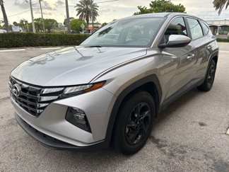 Used 2024 Hyundai Tucson SE image 1
