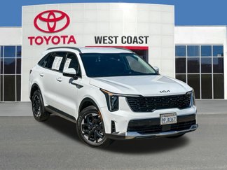 Used 2025 Kia Sorento S image 1