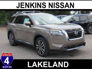New 2025 Nissan Pathfinder Platinum image 1