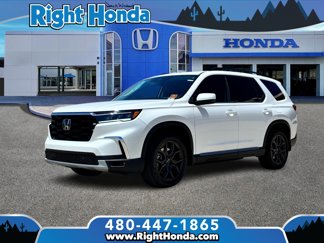 New 2025 Honda Pilot Touring image 1