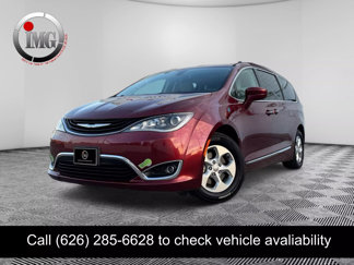 Used 2018 Chrysler Pacifica Touring-L image 1