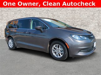 Used 2023 Chrysler Voyager LX image 1