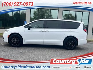 New 2025 Chrysler Pacifica Limited image 1