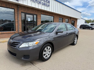 Used 2011 Toyota Camry LE image 1