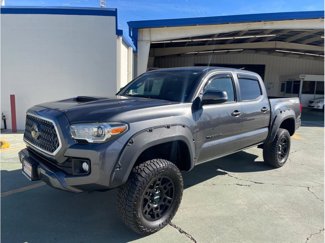 Used 2018 Toyota Tacoma TRD Sport image 1
