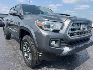 Used 2017 Toyota Tacoma 4x4 Double Cab image 1
