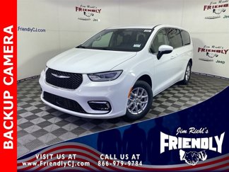 Used 2023 Chrysler Pacifica Touring-L image 1