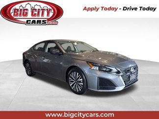 Used 2024 Nissan Altima 2.5 SV image 1