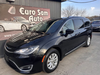 Used 2018 Chrysler Pacifica Touring-L Plus image 1