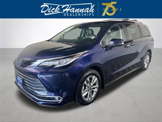 Used 2024 Toyota Sienna Limited image 1