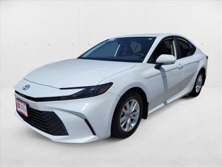 Used 2025 Toyota Camry LE image 1