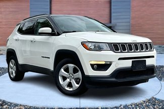 Used 2019 Jeep Compass Latitude image 1