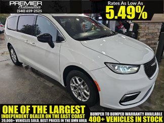 Used 2025 Chrysler Pacifica Select image 1