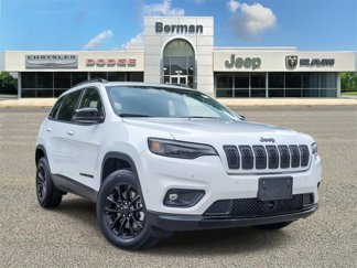 Certified 2023 Jeep Cherokee Altitude Lux image 1