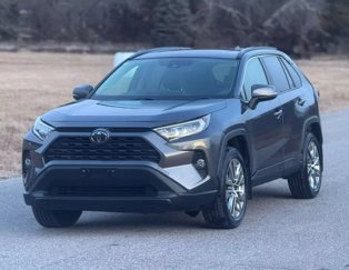 Used 2019 Toyota RAV4 XLE Premium image 1