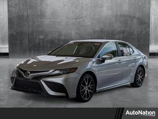 Used 2022 Toyota Camry SE image 1