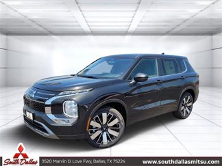 New 2025 Mitsubishi Outlander SE image 1