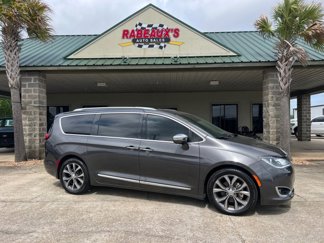 Used 2019 Chrysler Pacifica Limited w/ Tire & Wheel Group image 1