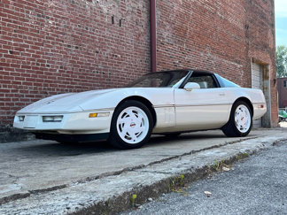 Used 1988 Chevrolet Corvette Coupe image 1