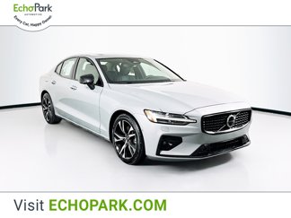 Used 2025 Volvo S60 B5 Plus image 1