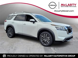 New 2025 Nissan Pathfinder SL image 1