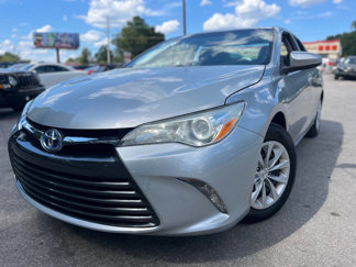 Used 2017 Toyota Camry LE image 1