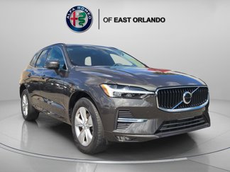 Used 2022 Volvo XC60 B5 Momentum image 1