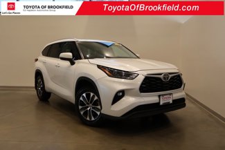 Certified 2023 Toyota Highlander XLE image 1