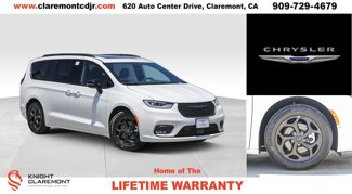 New 2025 Chrysler Pacifica Premium image 1