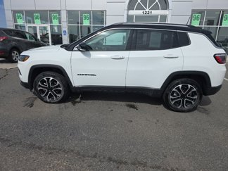 Used 2022 Jeep Compass Limited image 1