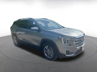 Used 2024 GMC Terrain SLT image 1