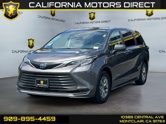 Used 2023 Toyota Sienna LE image 1