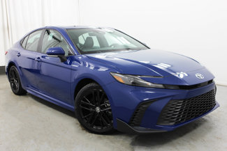 Used 2025 Toyota Camry SE image 1