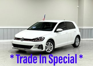 Used 2019 Volkswagen Golf S image 1
