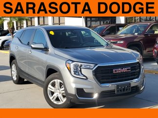 Used 2024 GMC Terrain SLE image 1