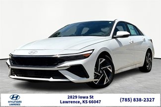 Certified 2025 Hyundai Elantra Limited image 1