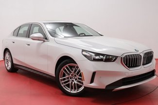 Used 2024 BMW 530i image 1