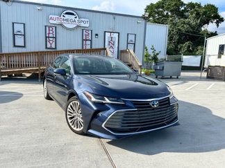 Used 2020 Toyota Avalon Limited image 1