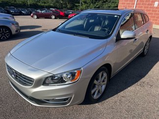 Used 2016 Volvo V60 T5 Premier w/ Convenience Package image 1