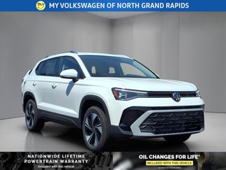 New 2025 Volkswagen Taos SE image 1