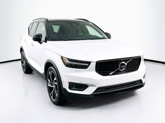 Used 2022 Volvo XC40 T5 R-Design w/ Advanced Package image 1